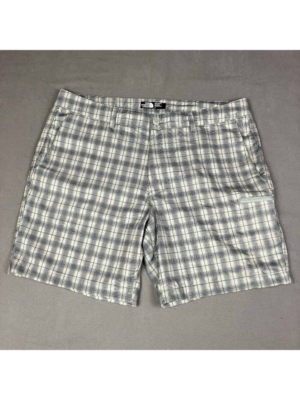 The North Face Men’s Size 36 Plaid Board Shorts Flat Front Greenish Beige
